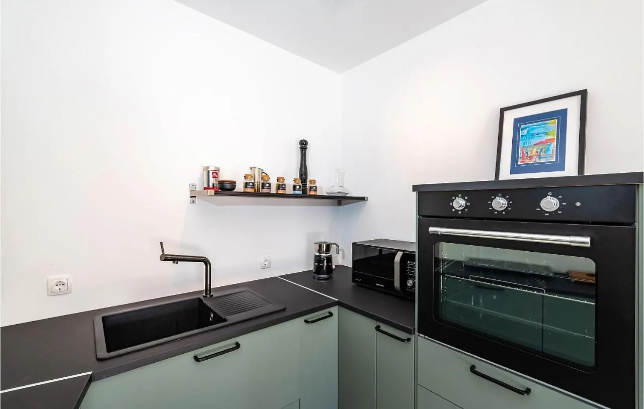 Stunning Home In Vinjerac With Kitchen Holiday home